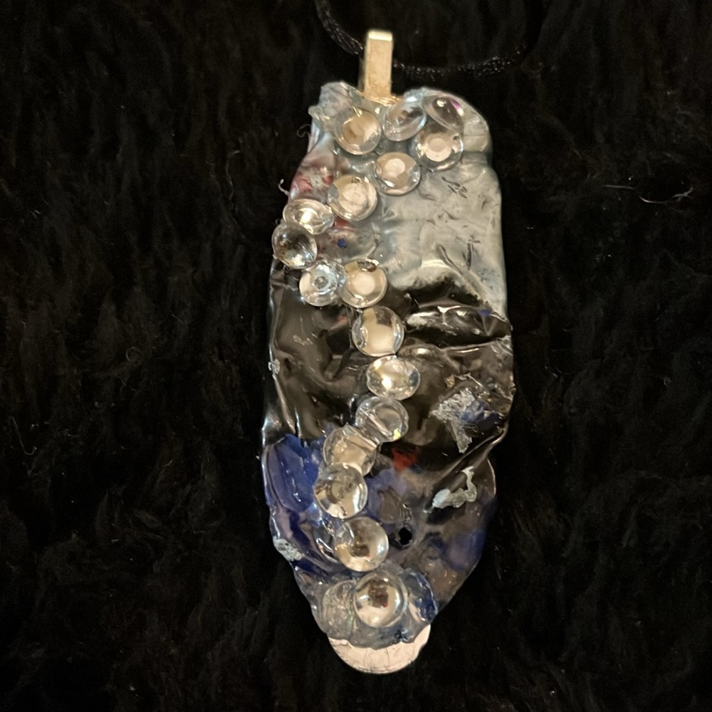 Reversible Necklace - Picture 3 of 16